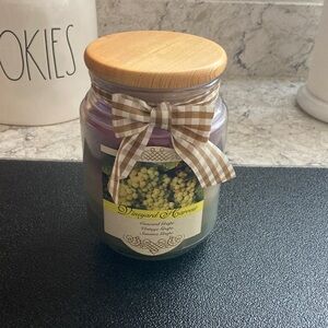 Vineyard Harvest Scented Candle with Wooden Lid